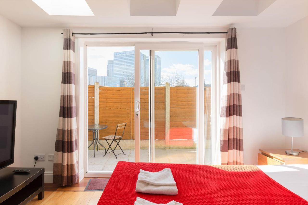 Апартаменты Centra Wharf Лондон Экстерьер фото